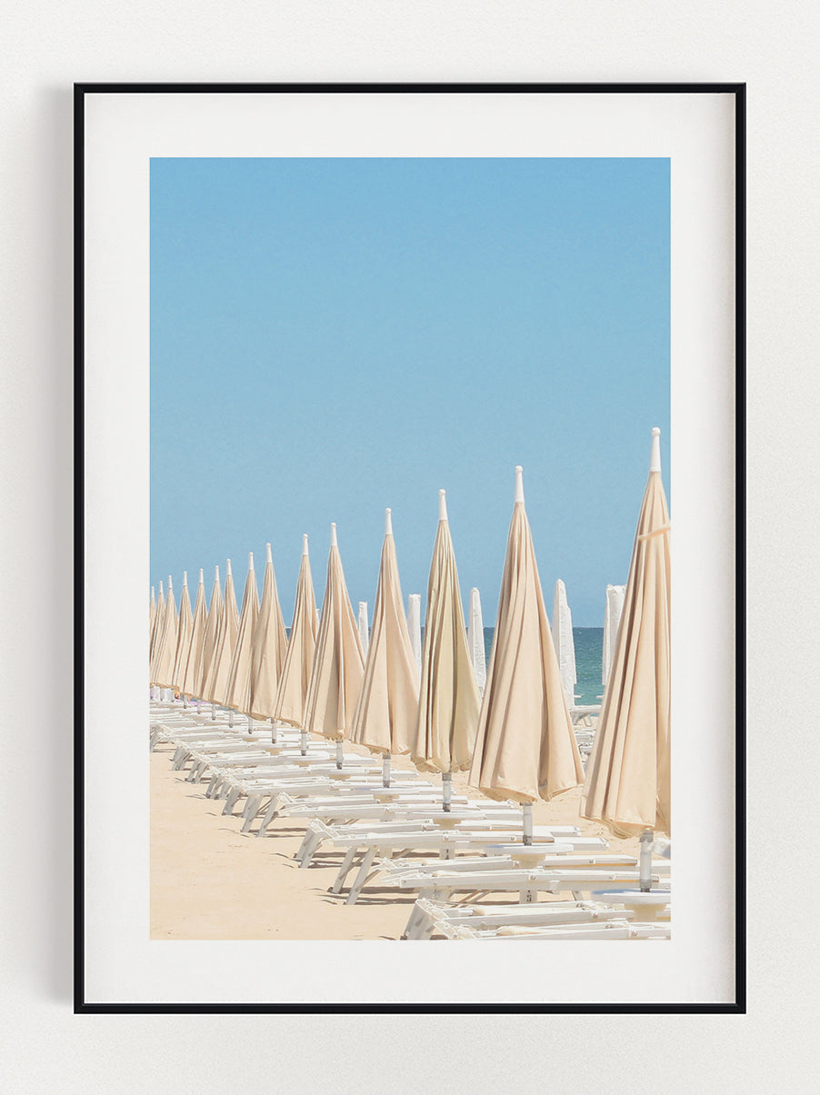 60's Beach Poster – Stunning art poster print on premium gallery paper, perfect for modern interiors