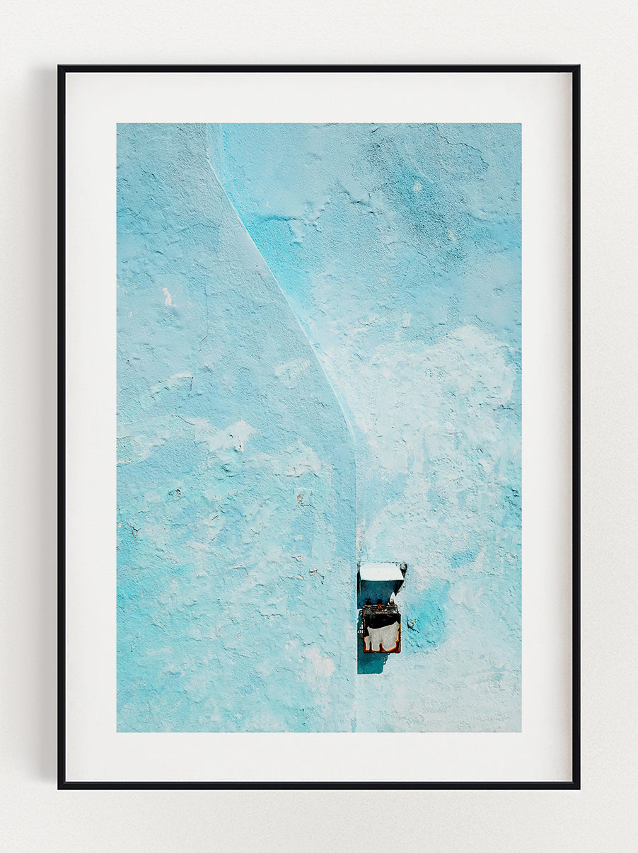 Blue Curve Poster – Stunning art poster print on premium gallery paper, perfect for modern interiors